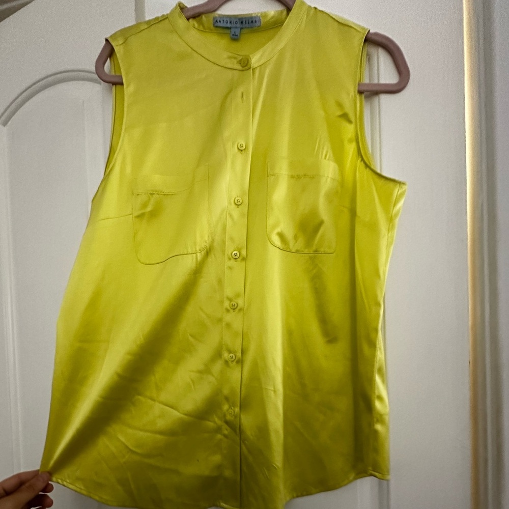 super cute silk blouse. More yellow than in the picture! it’s not lime green